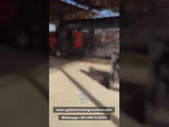 Nepal Klient Obsługujący Maszynę do Produkcji Siatki Gabionowej | Inżynieria Lądowa i Kontrola Powodzi