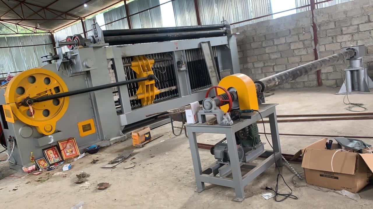 Najnowsze blogi firmy Nepal Customer Successfully Operates Automatic Gabion Mesh Production Line