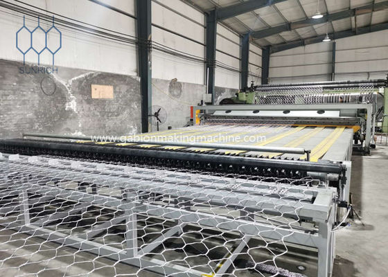 kupować 100x120mm Automatyczna linia produkcyjna gabionów Plc do arkusza gabionów o szerokości 4500 mm produkcja online